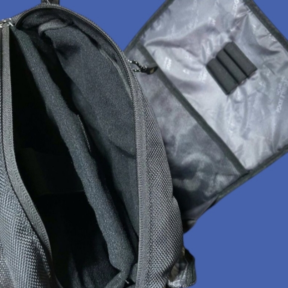 MOBILE EDGE "BRING IT ON"COMPUTER & ACCESSORIES PADDED SHOULDER BAG - Picture 6 of 10